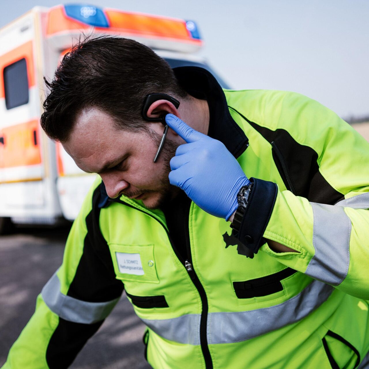Rettungssanitäter an Einsatzstelle